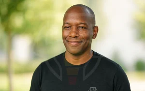 Afya ya mwanaume miaka 40+, Afya ya mwanaume miaka 40+, Kuzuia kuzeeka, Mazoezi ya mwili wanaume 40+, Nguvu za kiume, Kuzeeka haraka, Kupunguza uzito baada ya 40, Lishe kwa wanaume 40+, Intermittent fasting Kiswahili, Kuongeza Testosterone kiasili, Afya ya tezi dume, Recharge My40+, Mazoezi ya nguvu, Performance kitandani, Sababu za kuzeeka mapema, Vyakula vya kuzuia uzee,